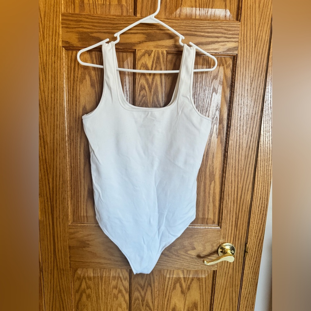 Abercrombie & Fitch White Ribbed Bodysuit - XL
